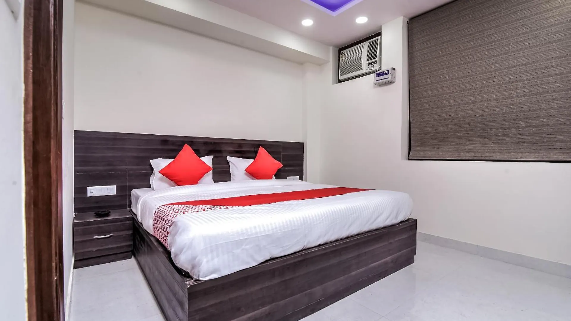 Hotel Aerostar Gold - Opposite Max Healthcare Delhi  India