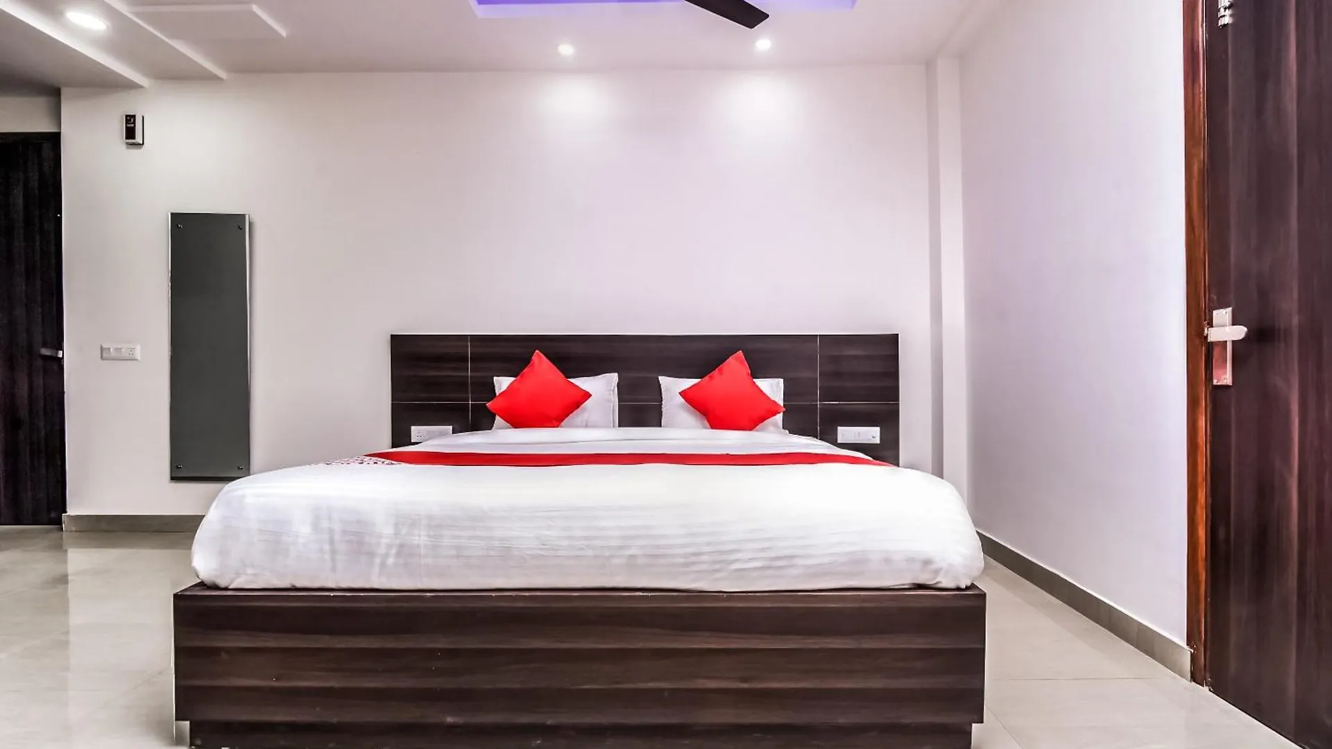 Hotel Aerostar Gold - Opposite Max Healthcare Delhi  3*, Delhi (National Capital Territory of India)