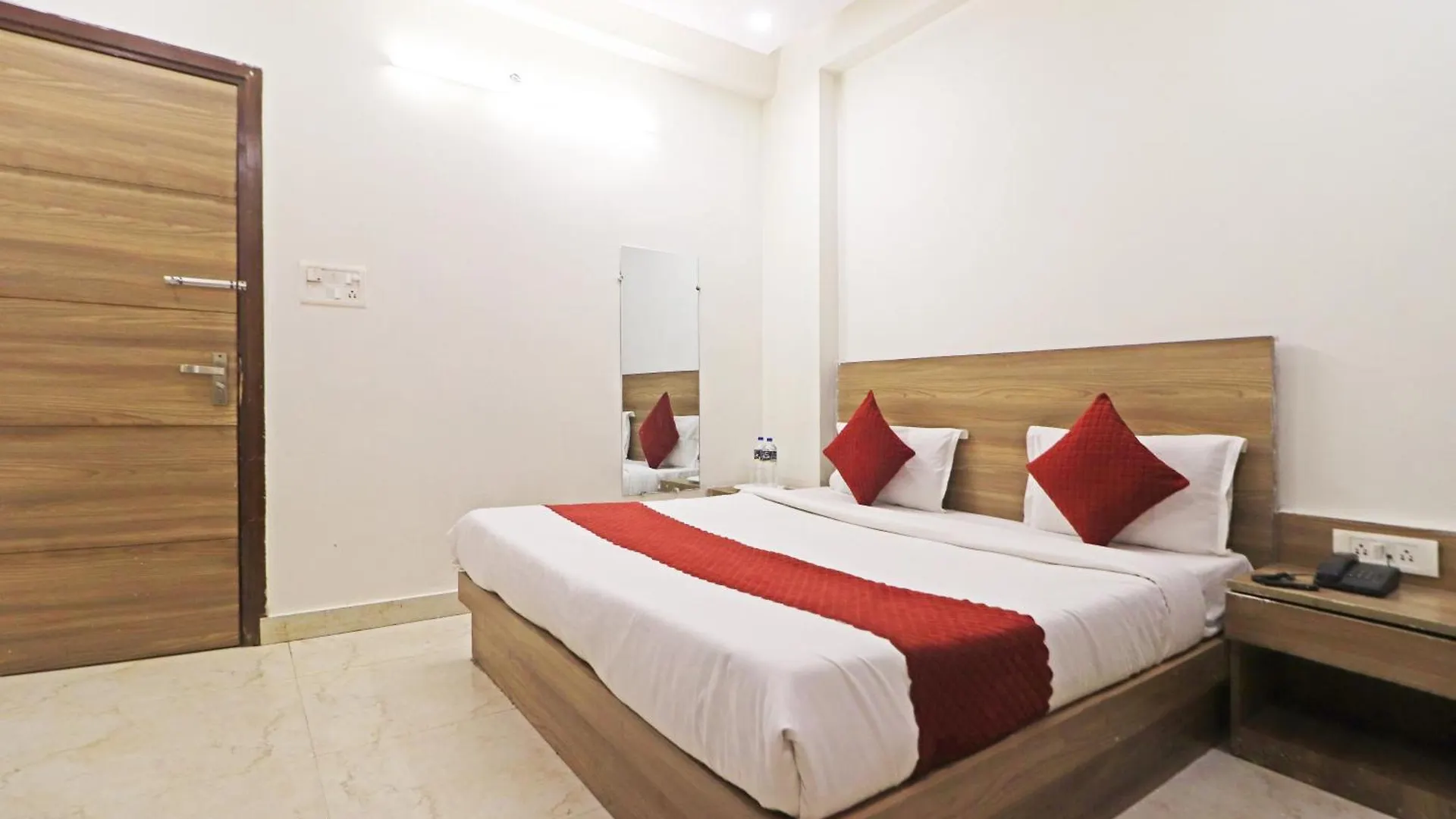 Hotel Aerostar Gold - Opposite Max Healthcare Delhi