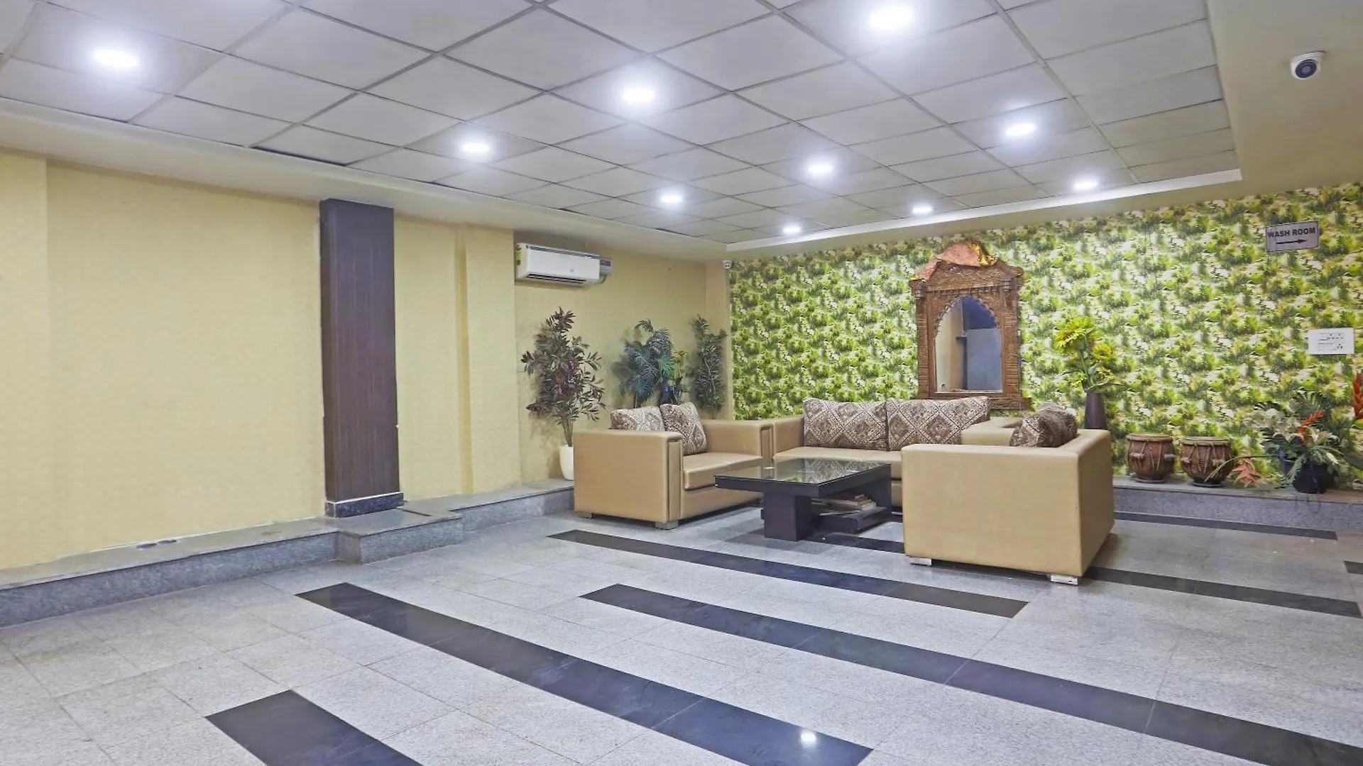 Hotel Aerostar Gold - Opposite Max Healthcare Delhi