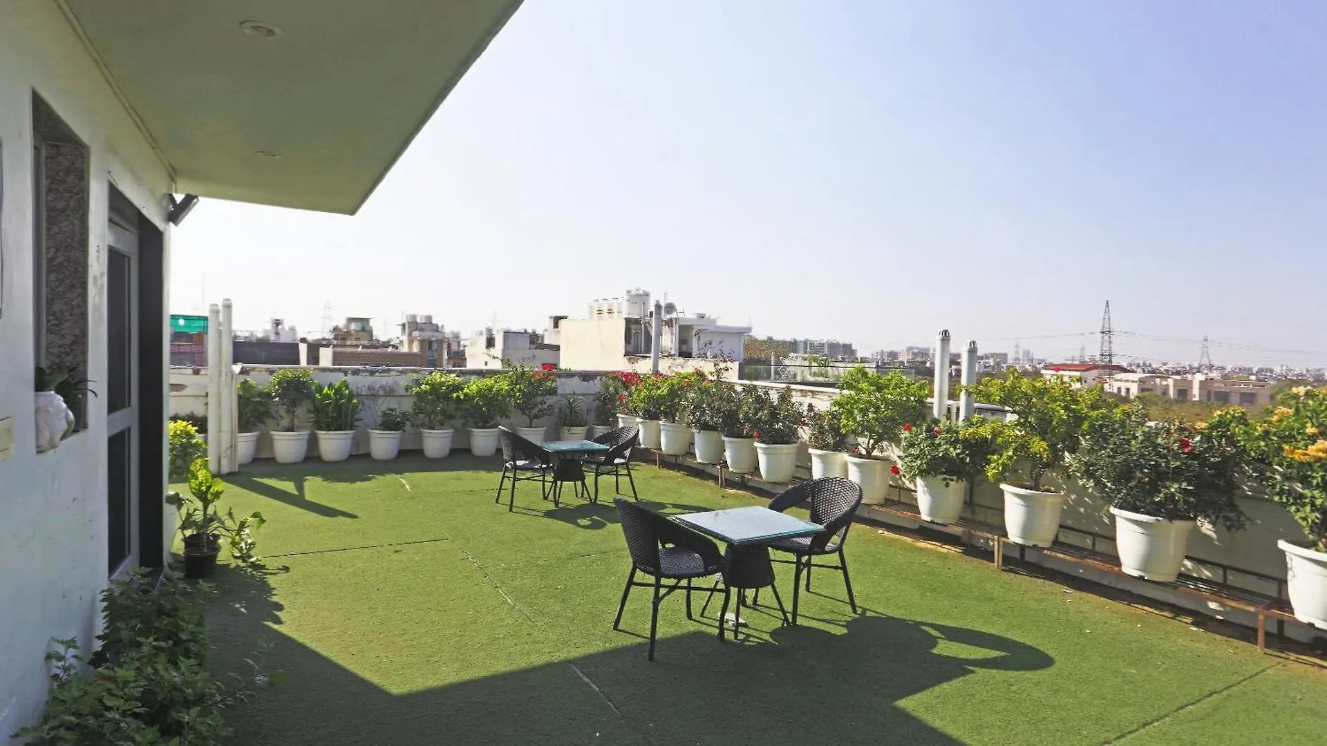Hotel Aerostar Gold - Opposite Max Healthcare Delhi