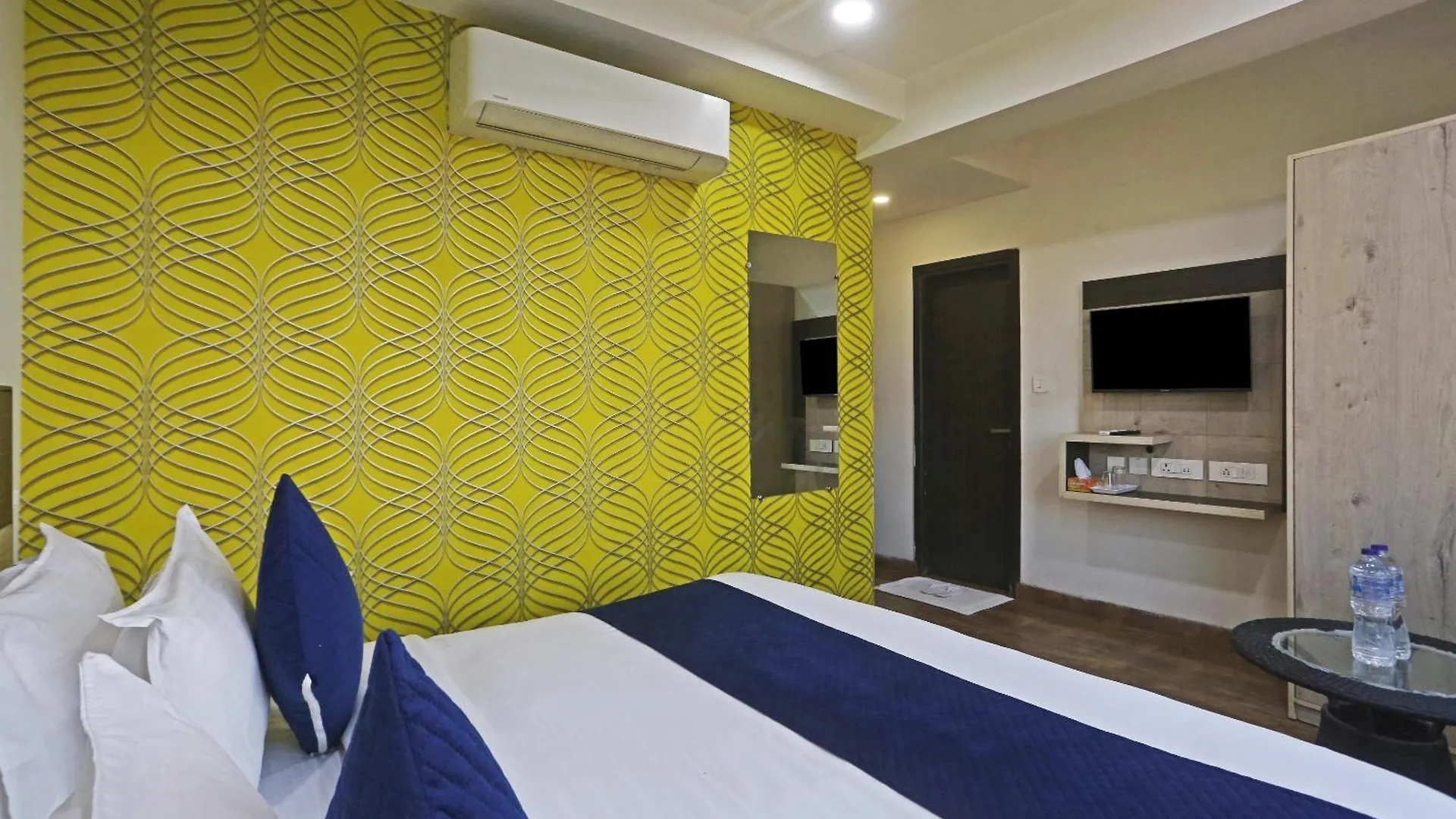 Hotel Aerostar Gold - Opposite Max Healthcare Delhi   Delhi (National Capital Territory of India)