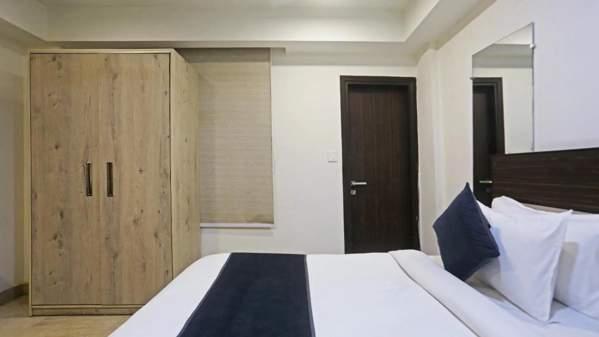 Hotel Aerostar Gold - Opposite Max Healthcare Delhi